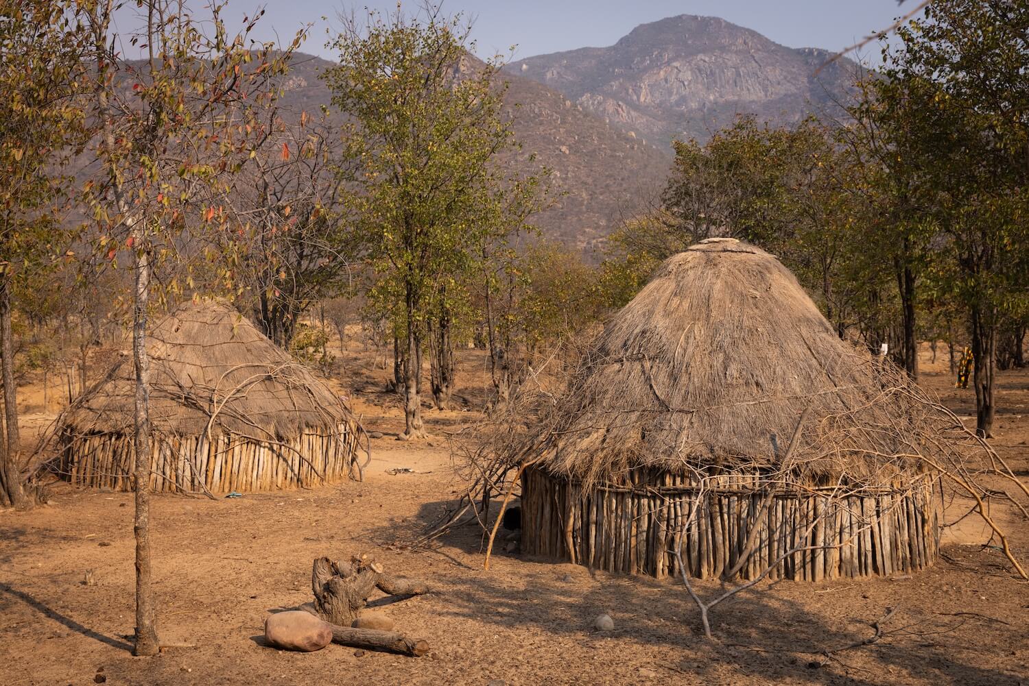 Ngendelengo, Angola - Planeta lidí