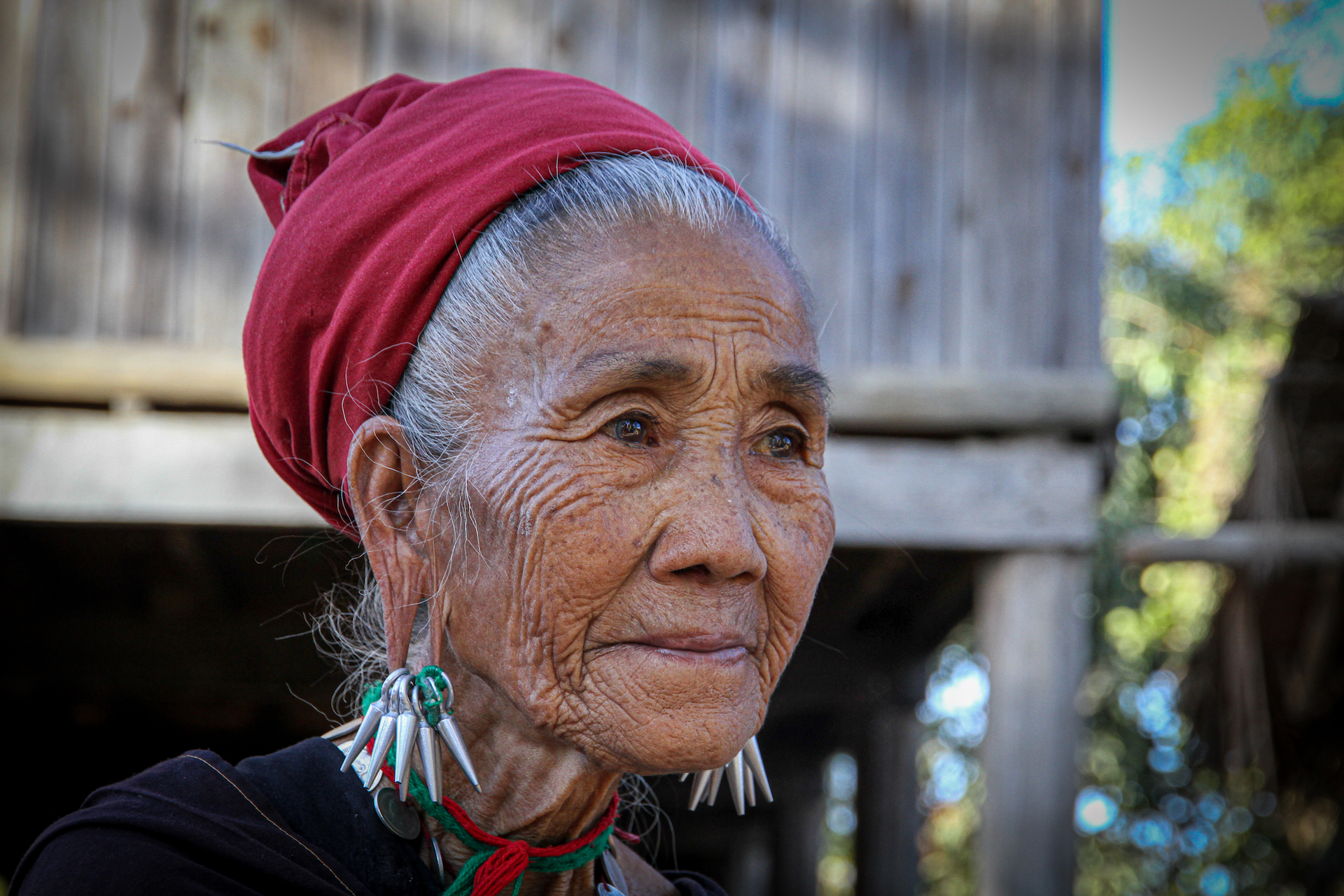 Žena kmene Kayah, Planeta lidí