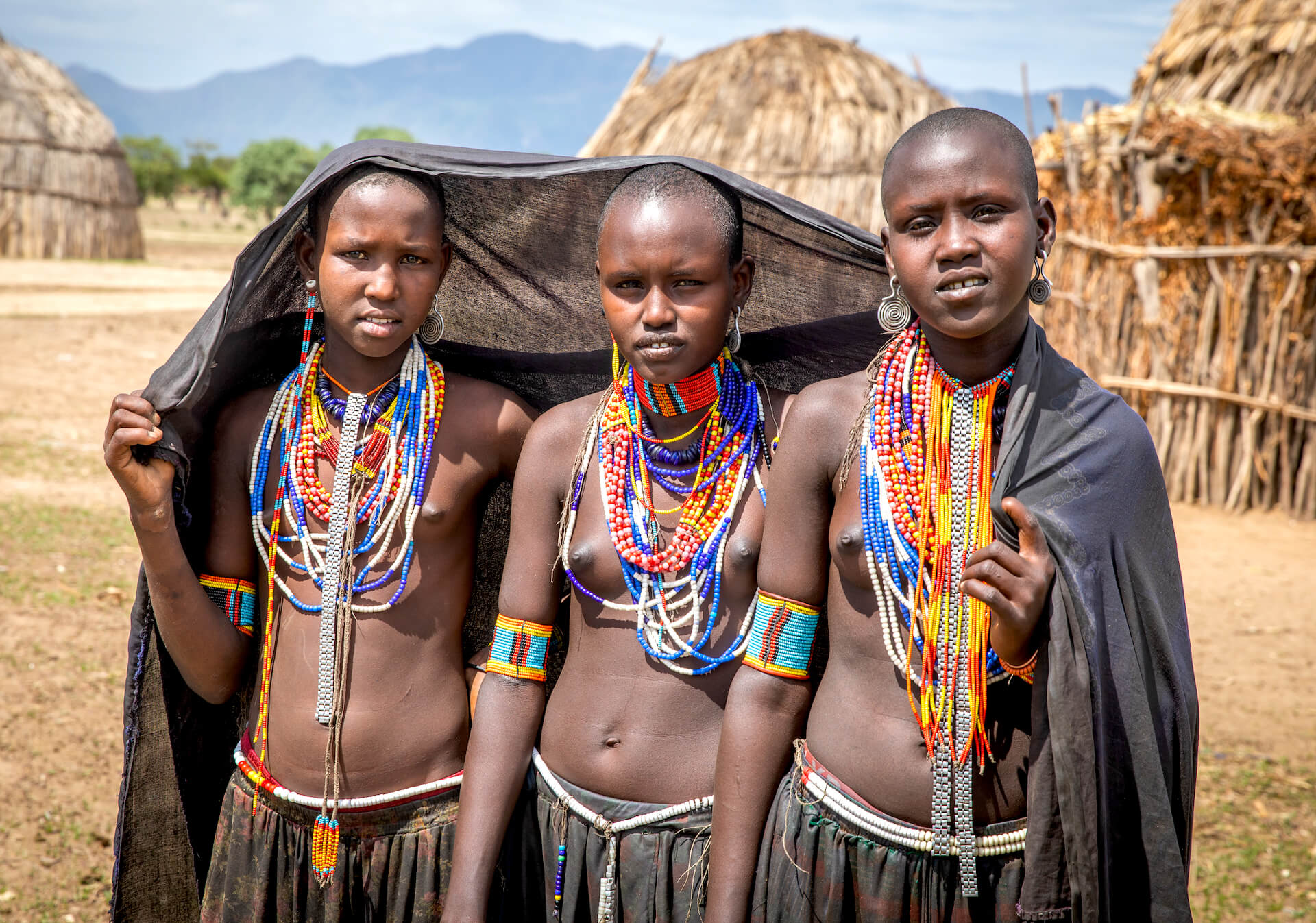 Svobodné dívky Arbore, Planeta lidí