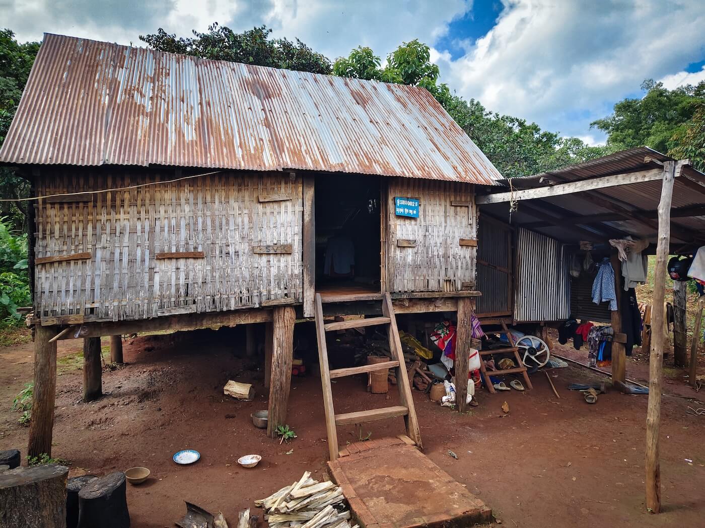 Domy, kde žijí mrtví, kmen Tampuan - Kambodža | Milan Daněk | Planeta lidí