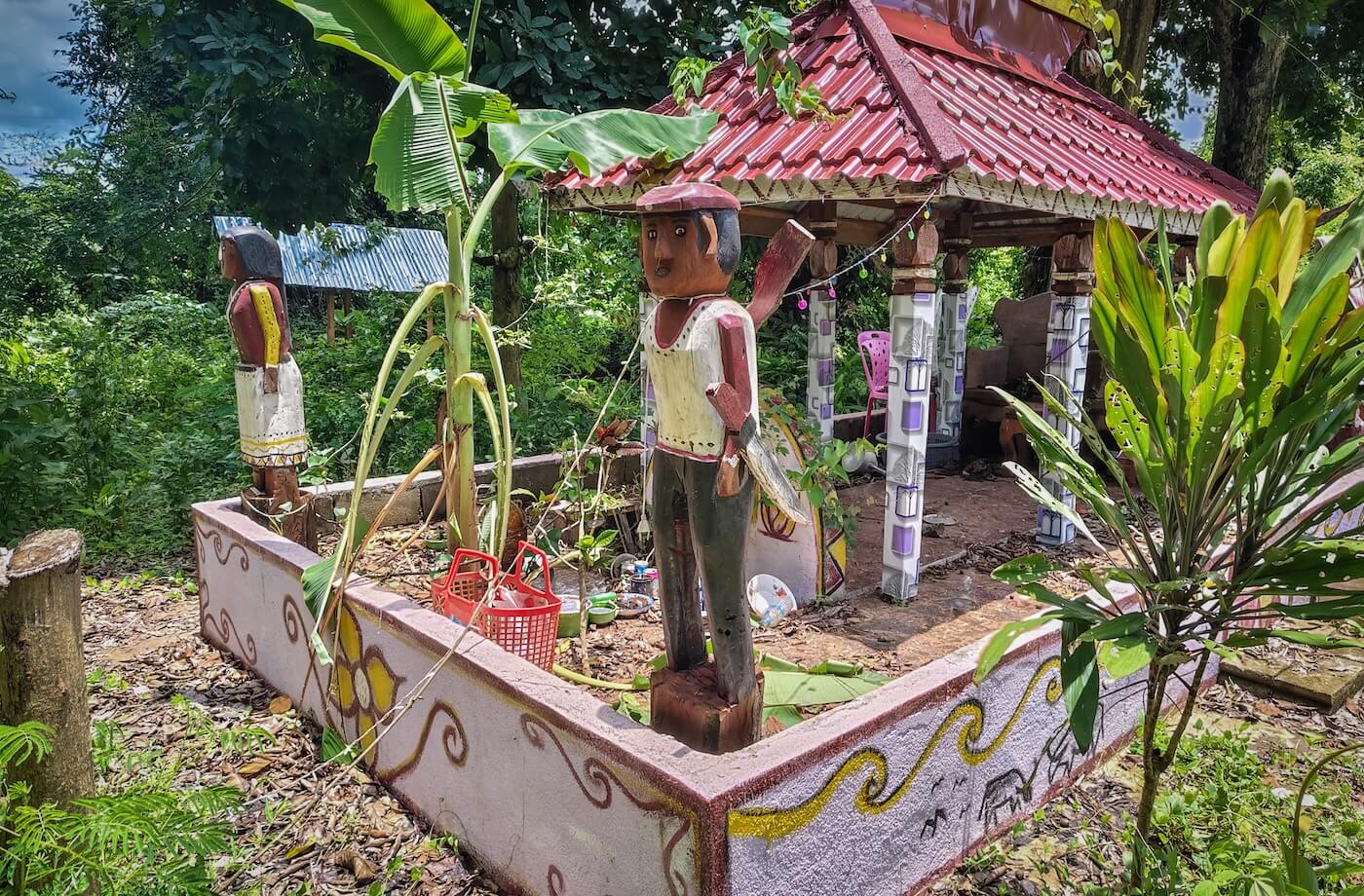 Domy, kde žijí mrtví, kmen Tampuan - Kambodža | Milan Daněk | Planeta lidí