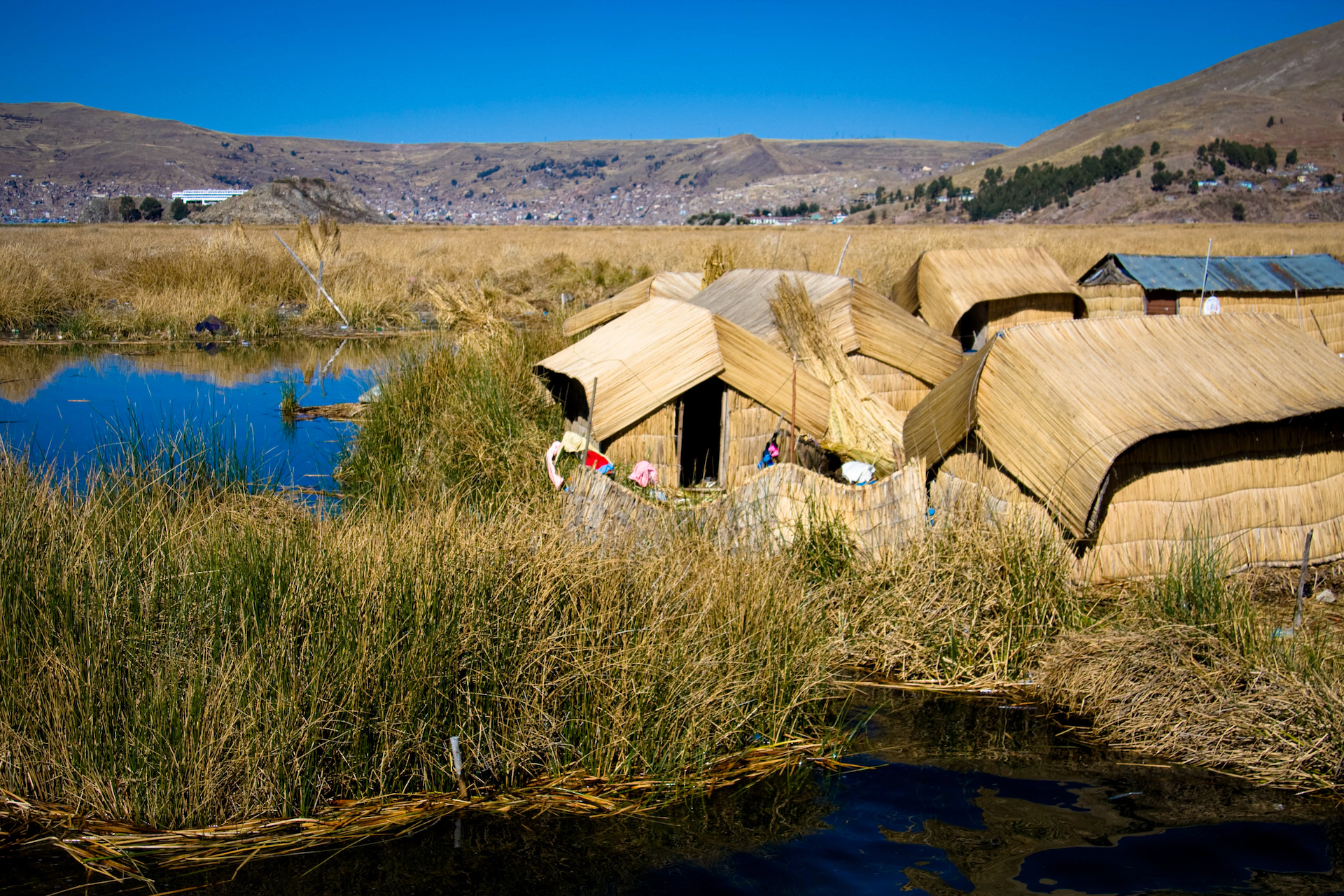 Indiáni slaměných ostrovů - Radka Švejnohová - Planeta lidí