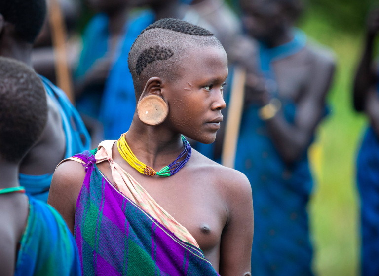 Divoký kmen Suri, Surmové - Jižní Etiopie, Planeta lidí
