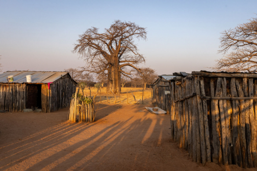 Sloní uši - Kmen Humbi, Angola | Planeta lidí
