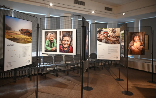 Výstava Planeta lidí v galerii V. Olivy v Novém Strašecí