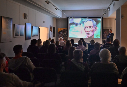 Výstava Planeta lidí v galerii V. Olivy v Novém Strašecí