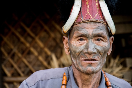 Nágové Konyak - Poslední lovci lebek, Nagaland - David Čečelský, Planeta lidí