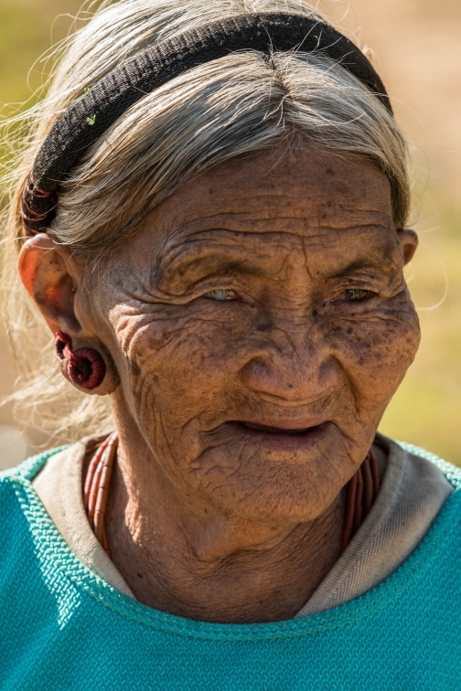 Nágové Konyak - Poslední lovci lebek, Nagaland - David Čečelský, Planeta lidí