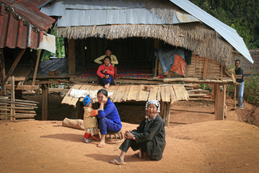 Akha, Východní Barma - Planeta lidí