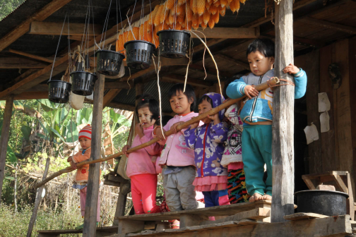Akha, Východní Barma - Planeta lidí