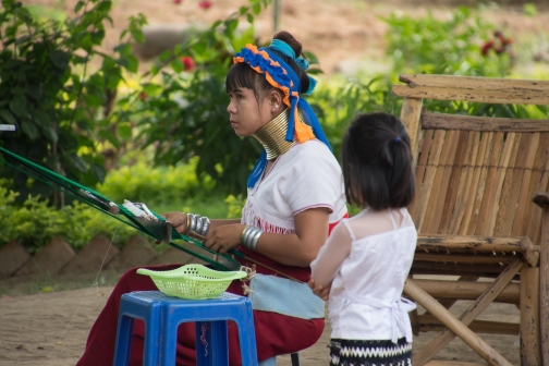 Padaungové, Myanmar - Planeta lidí  | Lucie Brodecká