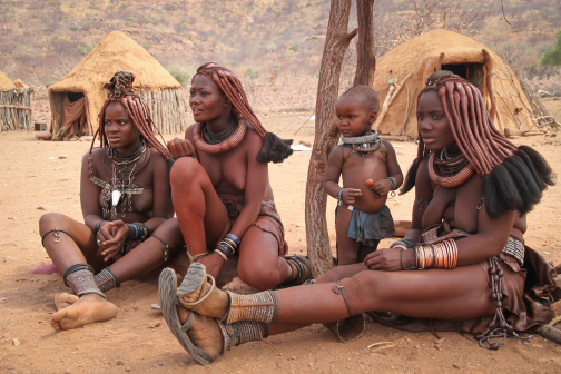 Himbové v okolí Epupa Falls, Namibie - Kaokeveld | Planeta lidí