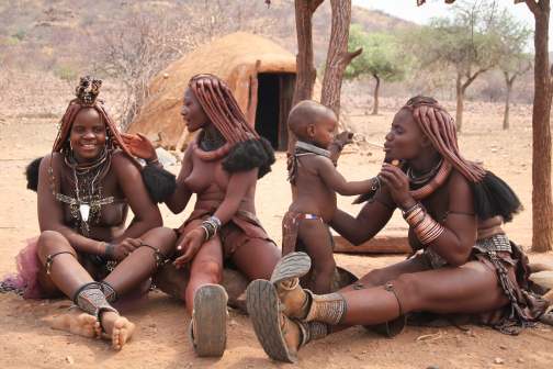 Himbové v okolí Epupa Falls, Namibie - Kaokeveld | Planeta lidí