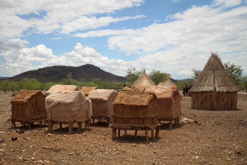 Himbové v oblasti Opuwa, Kaokeveld, Namibie - Planeta lidí