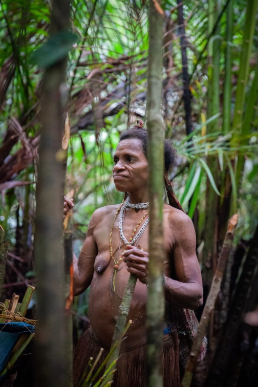 Ze života Korowai, Irian Jaya, Indonésie | Planeta lidí - David Švejnoha