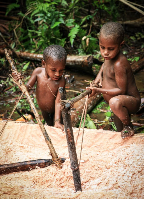 Kombai - Západní Papua, Indonésie - Miroslav Haluza | Planeta lidí