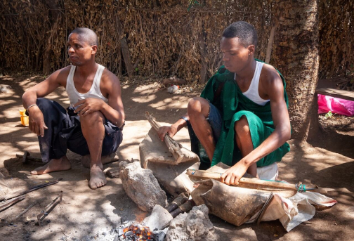 Kmen Datoga - jezero Eyasi, Tanzanie | Planeta lidí