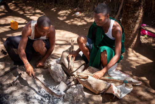 Kmen Datoga - jezero Eyasi, Tanzanie | Planeta lidí