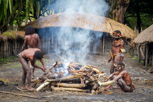 Vesnická zabíjačka, Daniové - Západní Papua - David Švejnoha |Planeta lidí