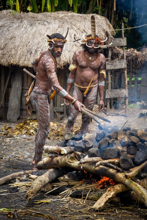 Vesnická zabíjačka, Daniové - Západní Papua - David Švejnoha | Planeta lidí