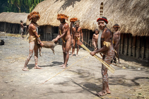 Vesnická zabíjačka, Daniové - Západní Papua - David Švejnoha | Planeta lidí
