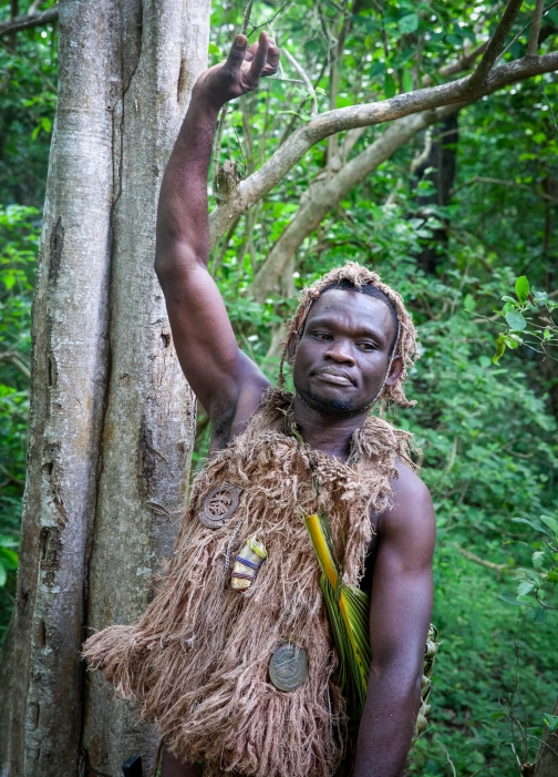 Bushman Didi, Mawanda tribe, NP Nyerere, Tanzánie - Planeta lidí